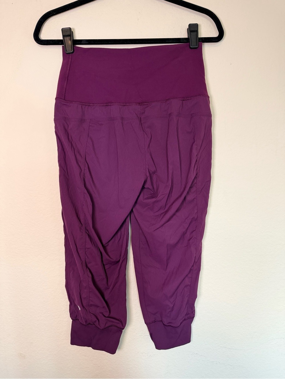 lululemon Studio Crop II Pants Size 6 Maroon Unlined Jogger - Picture 10 of 11